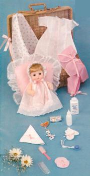 Effanbee - Butter Ball - Travel Time - Layette and Wicker Basket - Doll
